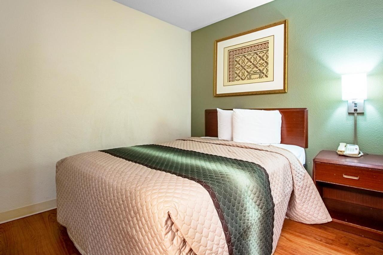 Hometowne Studios By Red Roof Phoenix - Black Canyon Highway Extérieur photo