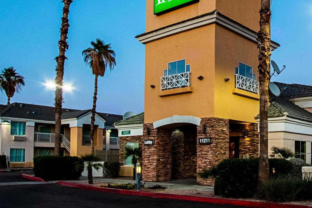 Hometowne Studios By Red Roof Phoenix - Black Canyon Highway Extérieur photo