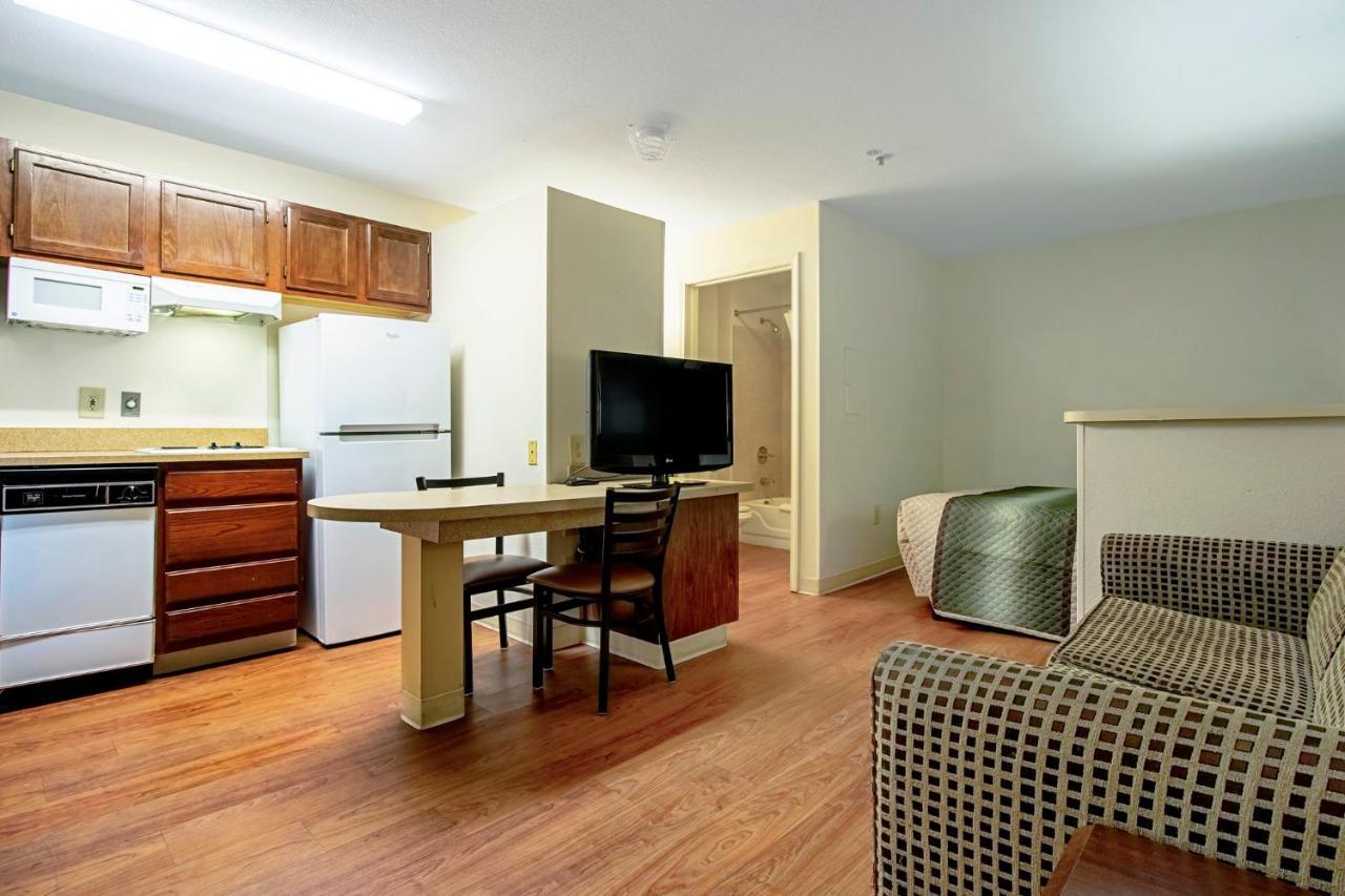 Hometowne Studios By Red Roof Phoenix - Black Canyon Highway Extérieur photo