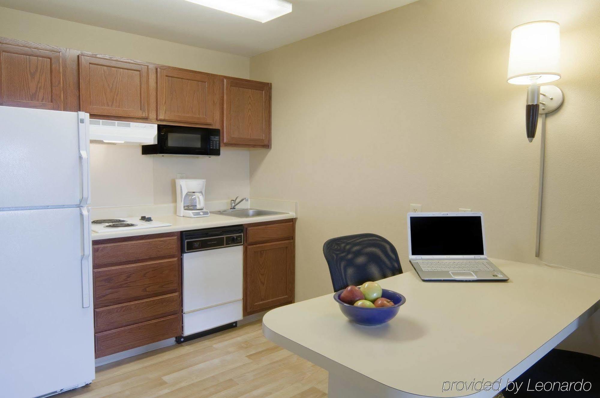 Hometowne Studios By Red Roof Phoenix - Black Canyon Highway Extérieur photo